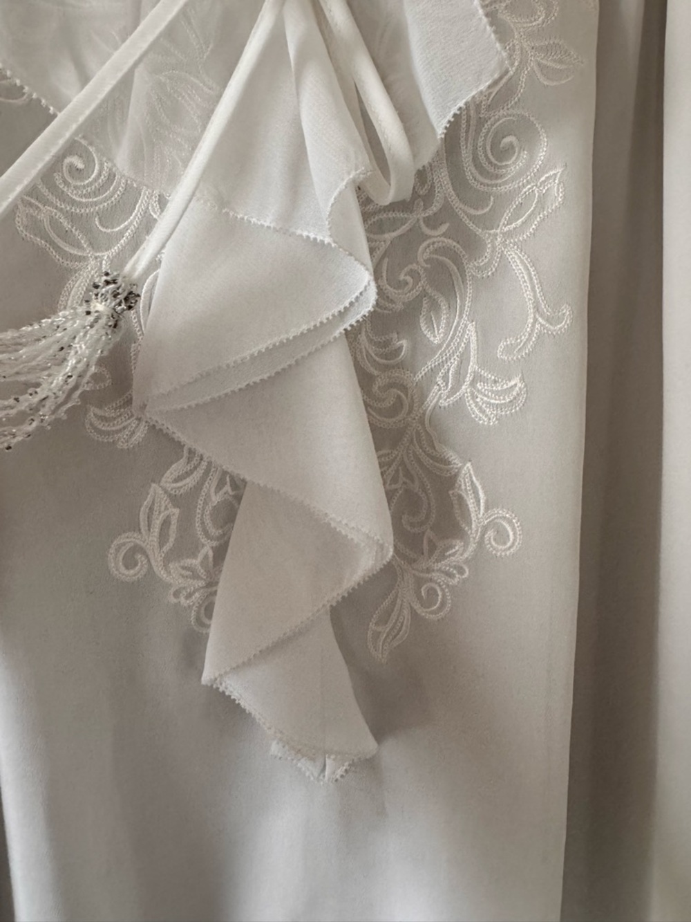 White House BM V-Neck Ruffle Detail Tank Top - Picture 6 of 10